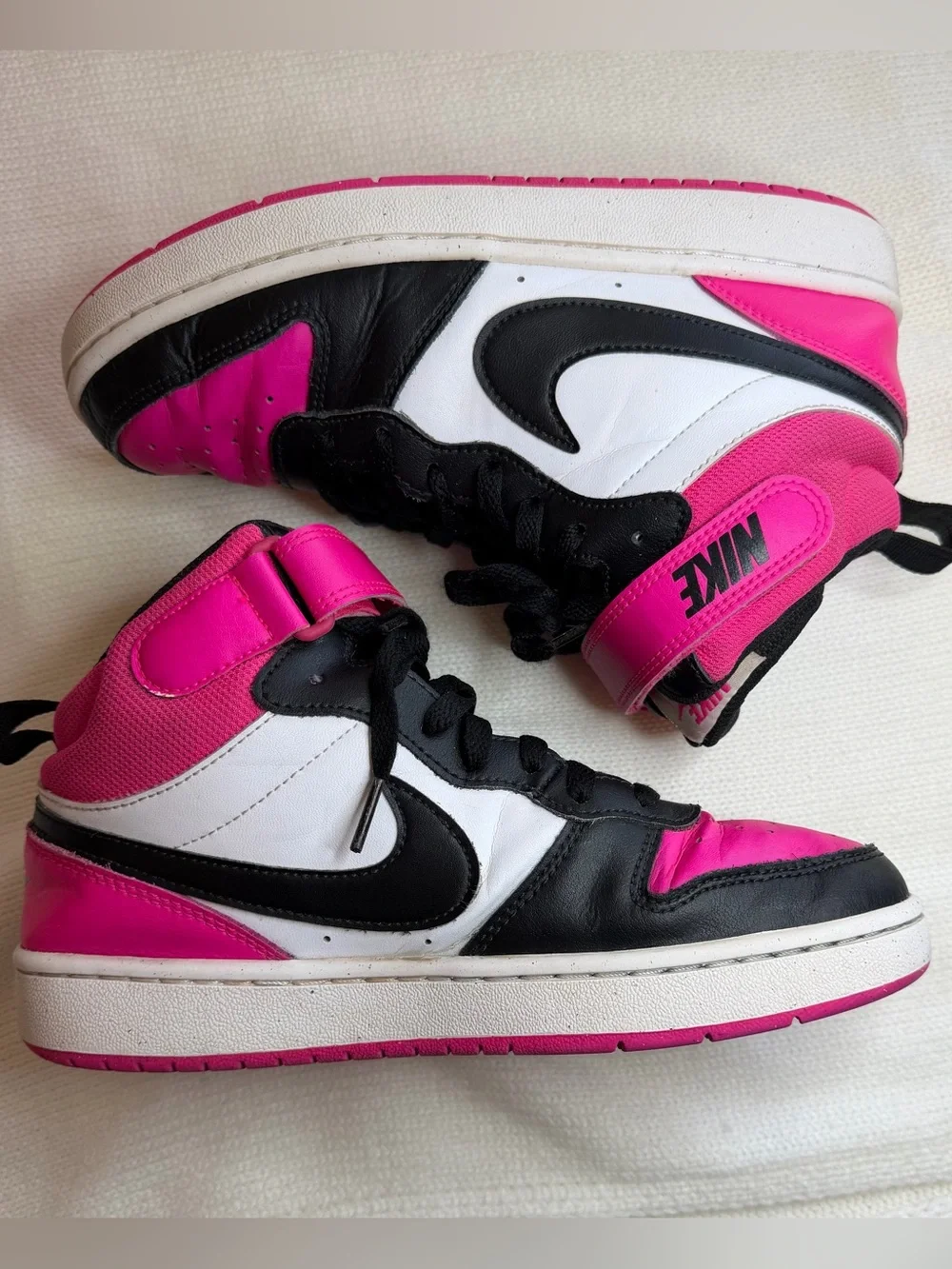 Nike Court Borough Mid 2 Big Kids Size 5.5Y White/Fierce Pink and Black